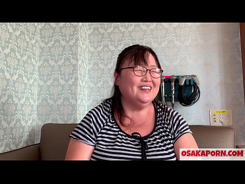 ❤️ Mama japoneză grasă își arată sânii uriași și se bucură de o jucărie sexuală. O mamă asiatică de 51 de ani vorbește despre experiența ei sexuală. Yukiko 1 OSAKAPORN milf grasă. ️  at ro.mailkassa.ru