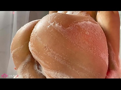 ❤️ Bruneta își masturbează păsărica cu un vibrator până la orgasm intens în duș ️  at ro.mailkassa.ru