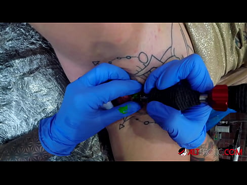 ❤️ Sully Savage, o bunăciune extrem de tatuată, și-a făcut un tatuaj pe clitorisul ei ️  at ro.mailkassa.ru