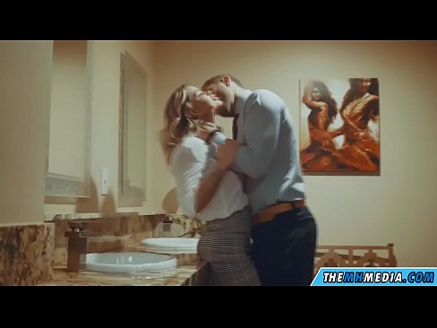 ❤️ Când o blondă cu sânii mari te seduce într-o toaletă publică ️  at ro.mailkassa.ru